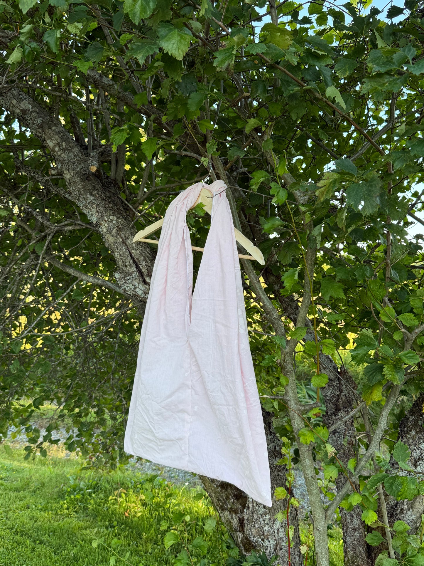 Totebag rosa med lyse blomster