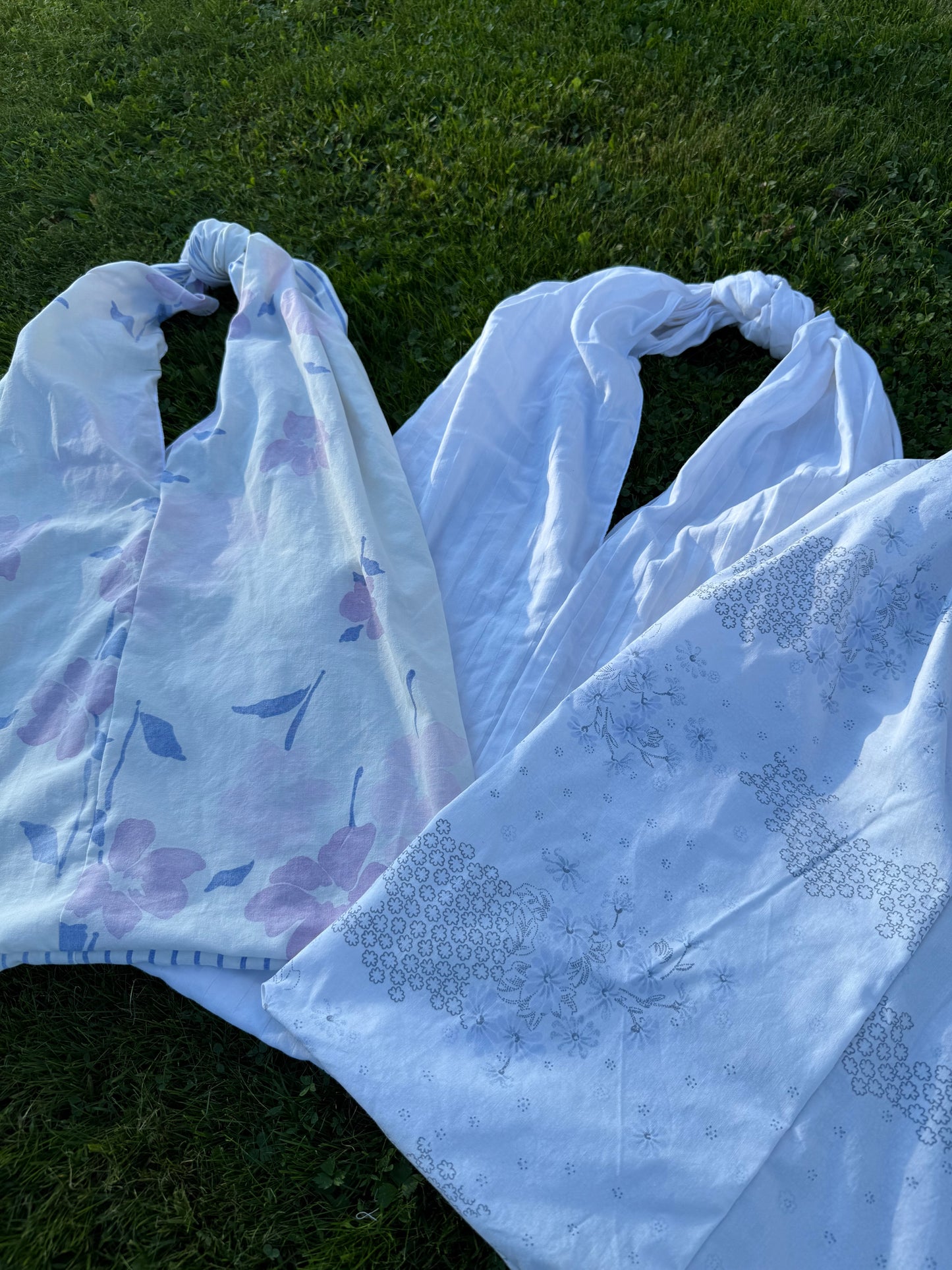 Totebag hvit lilla blomster