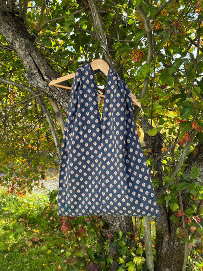 Totebag blå med blomster rekke