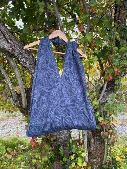 Totebag mørke blå med organisk motiv