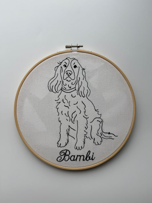 1-2 personer med tekst «Lag ditt eget broderi»